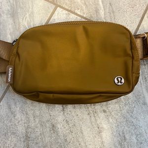 Lululemon Everywhere Belt Bag